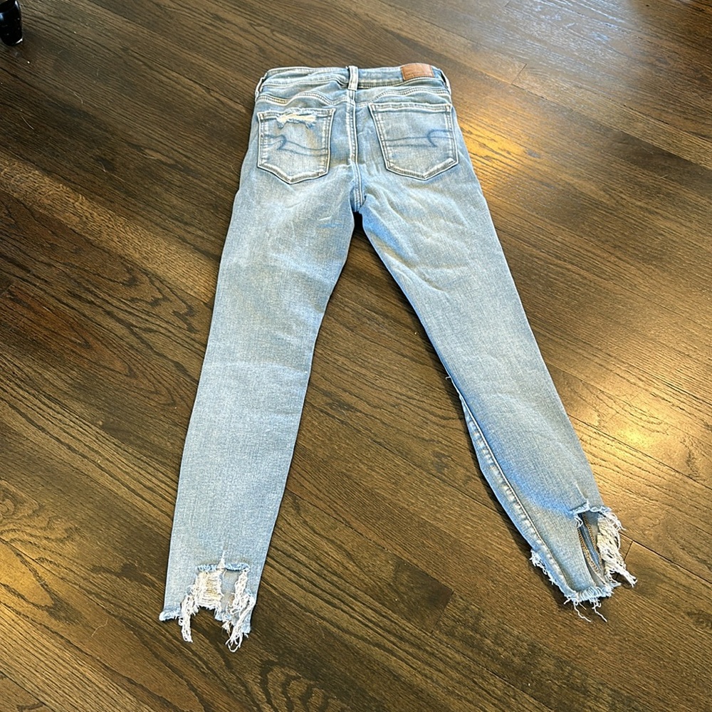 American Eagle Hi Rise Jegging Jeans 2 Short EUC Distressed - Picture 7 of 8